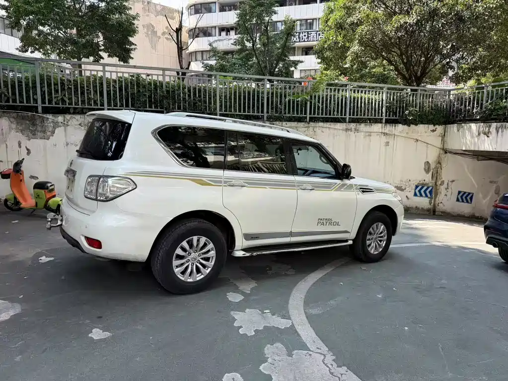 Nissan Patrol — фото 17