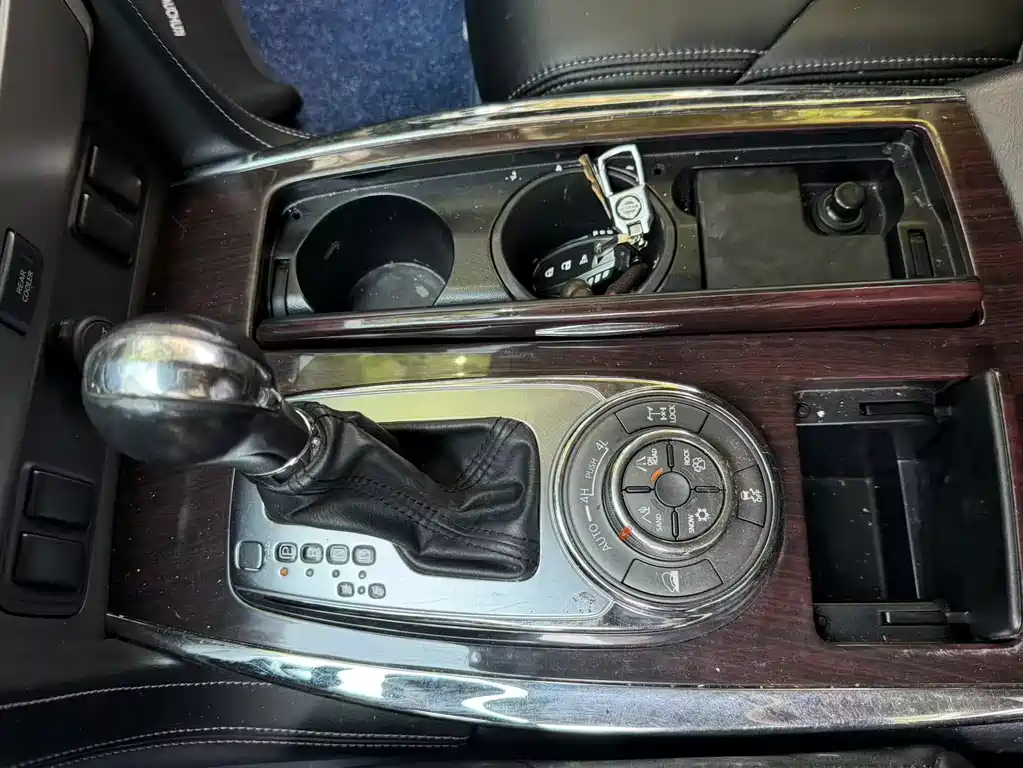 Nissan Patrol — фото 7