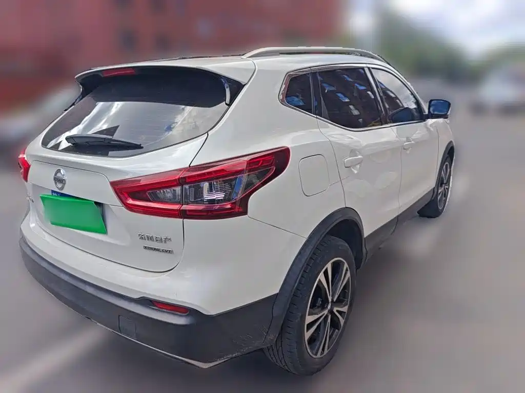 Nissan Qashqai — фото 4