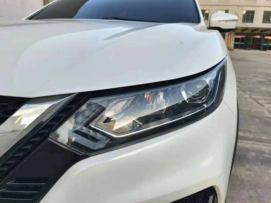 Nissan Qashqai — фото 5
