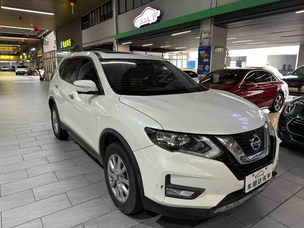 Nissan X-Trail — фото 4