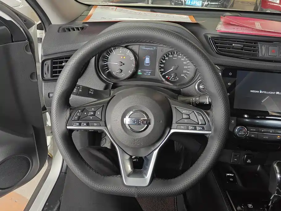 Nissan X-Trail — фото 15
