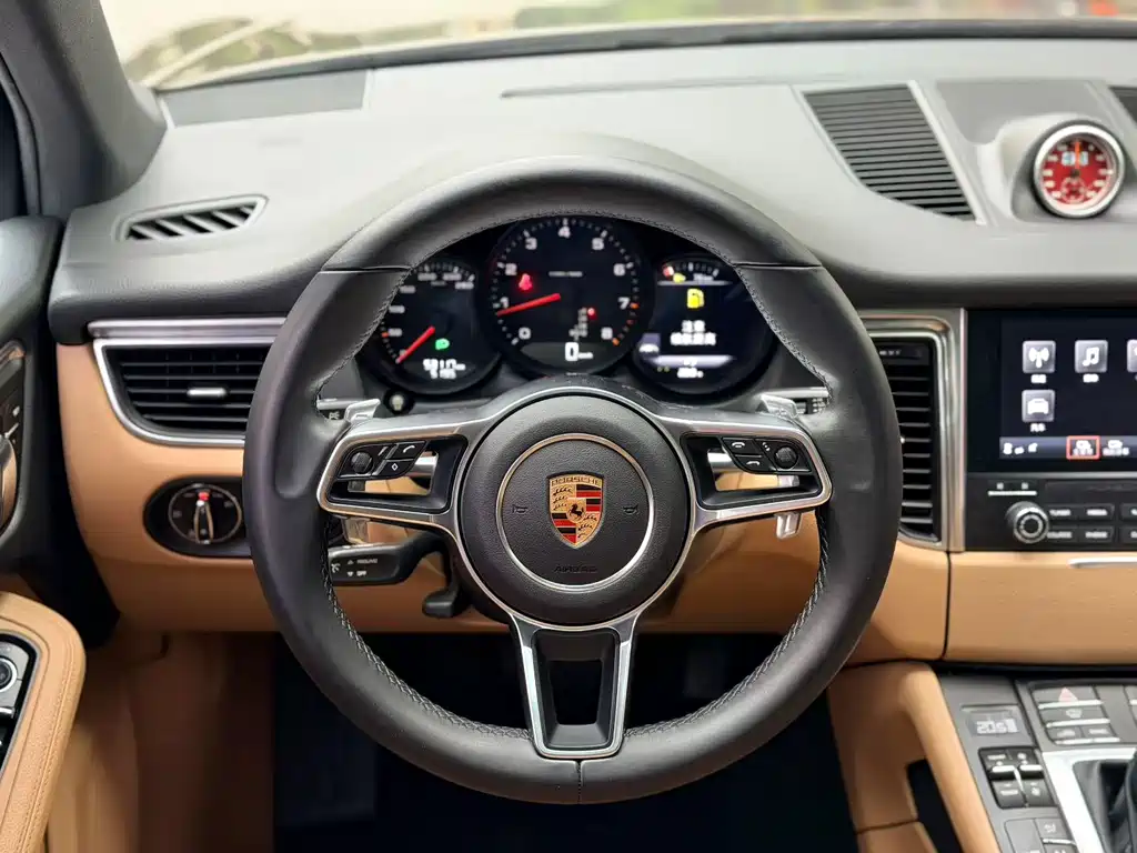 Porsche Macan — фото 3