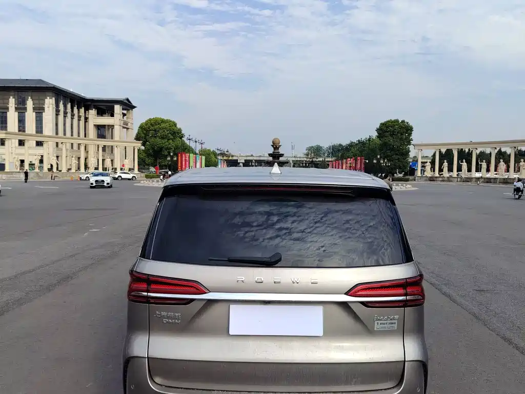 Roewe iMAX8 New Energy — фото 4
