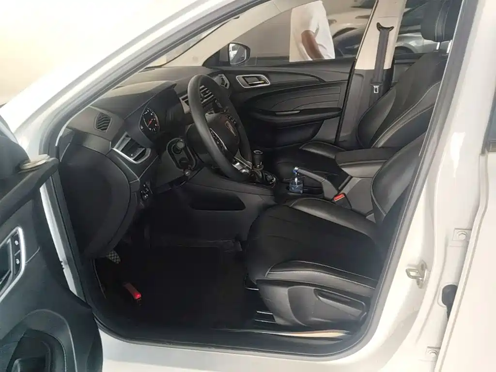 Roewe i5 — фото 15