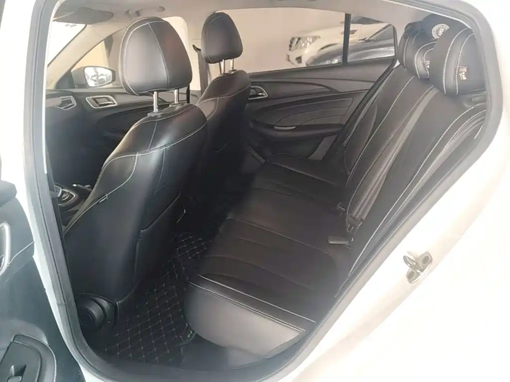 Roewe i5 — фото 17