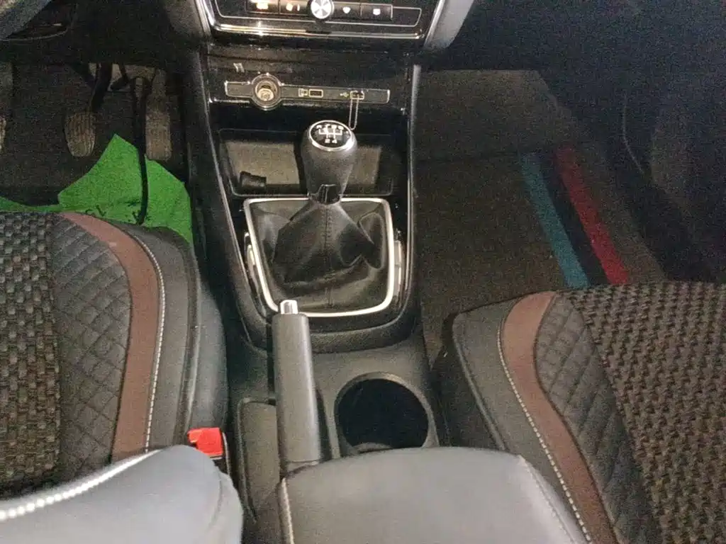 Roewe i5 — фото 14