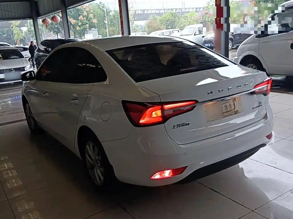 Roewe i5 — фото 5