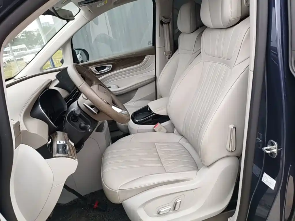 Roewe iMAX8 — фото 15