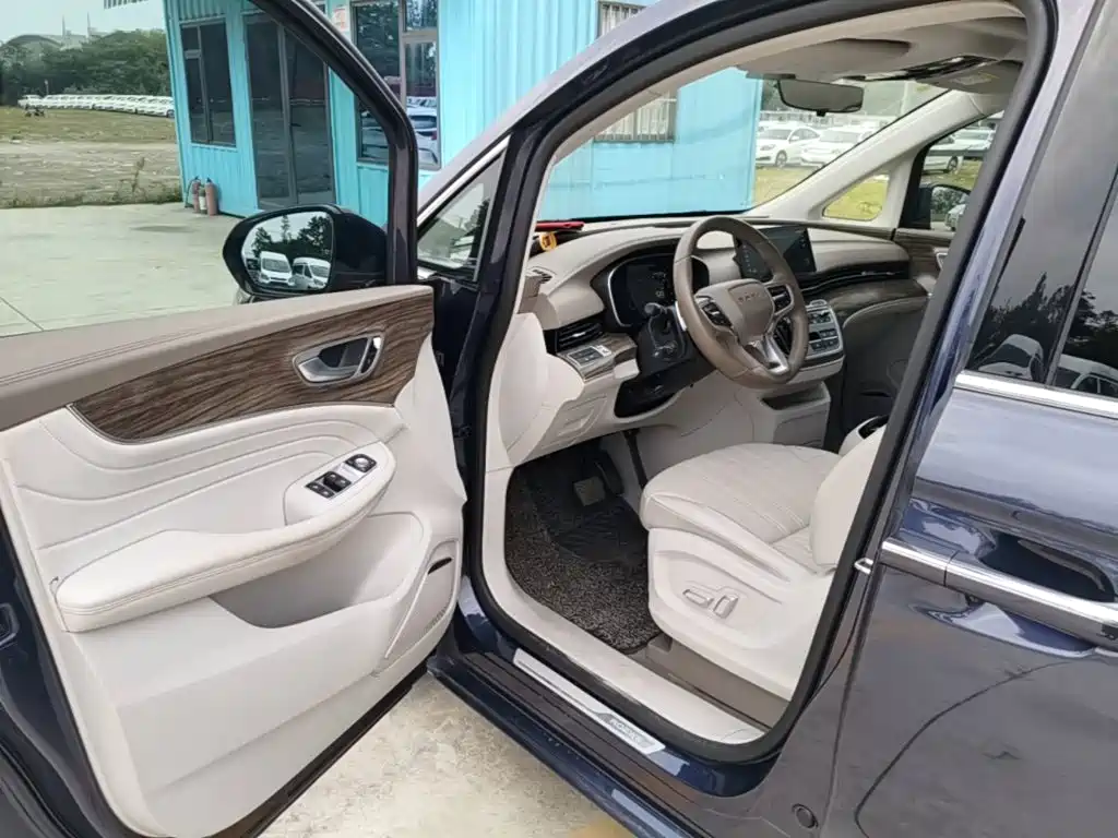 Roewe iMAX8 — фото 16