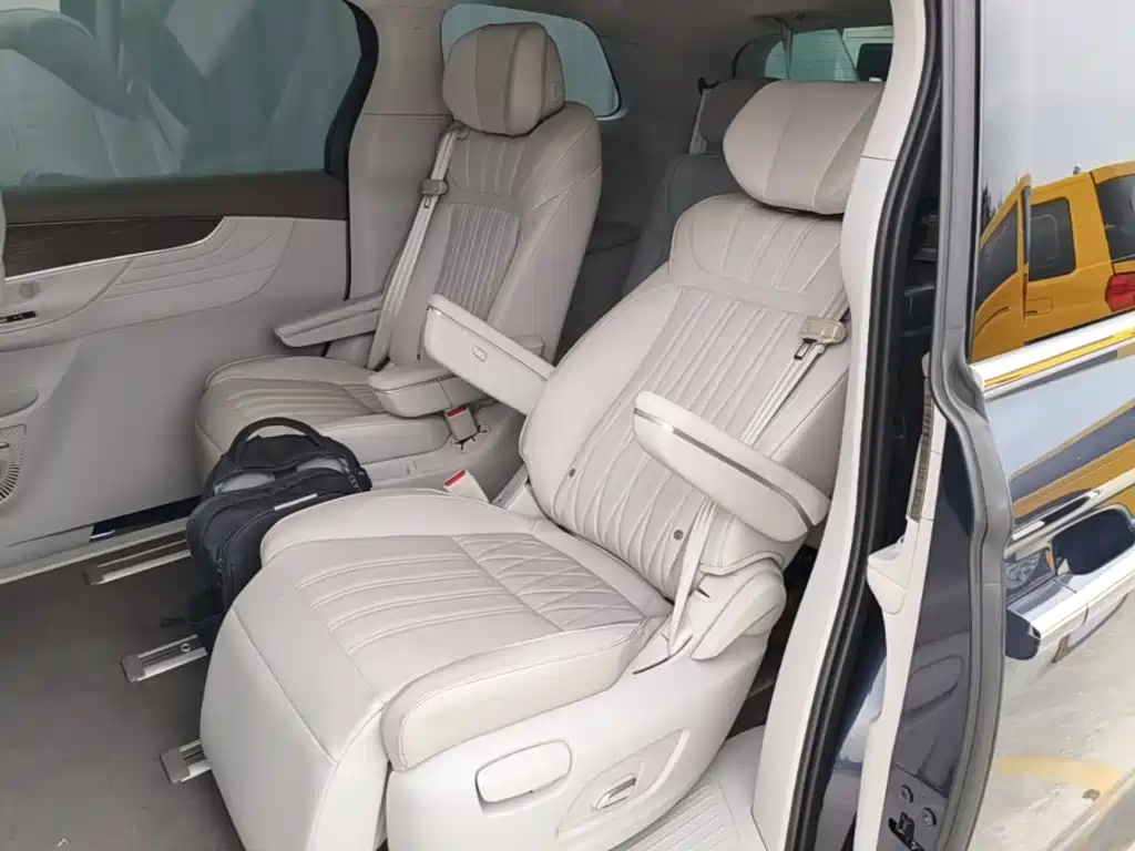 Roewe iMAX8 — фото 17