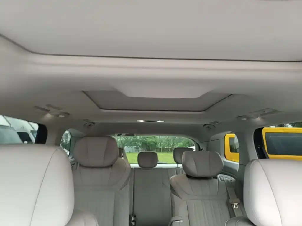 Roewe iMAX8 — фото 18