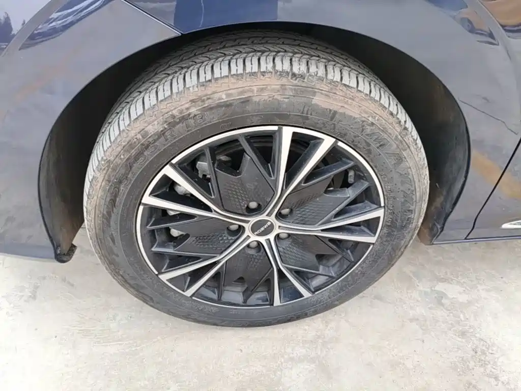 Roewe iMAX8 — фото 23