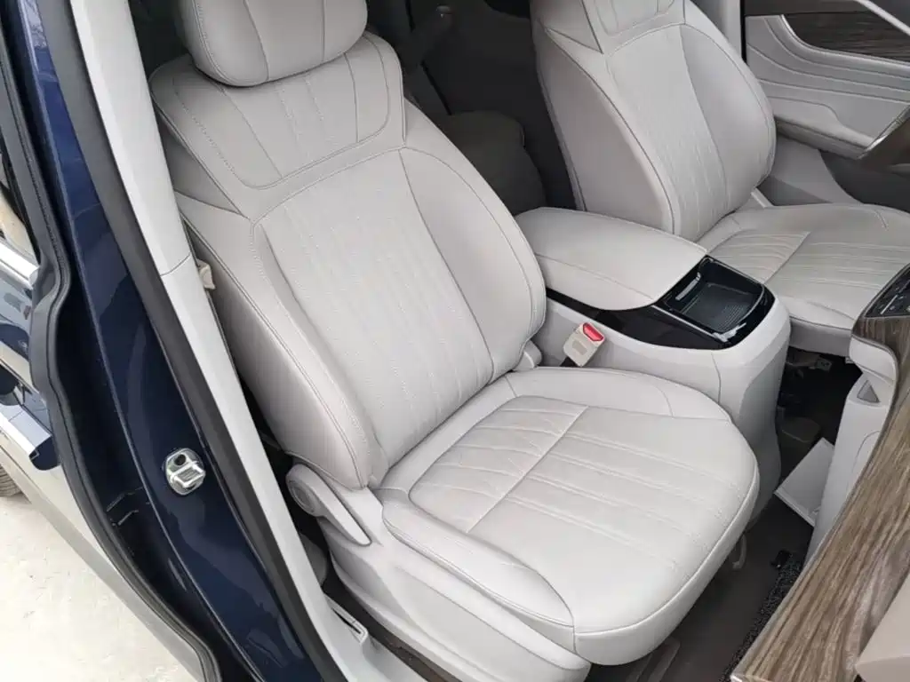 Roewe iMAX8 — фото 25
