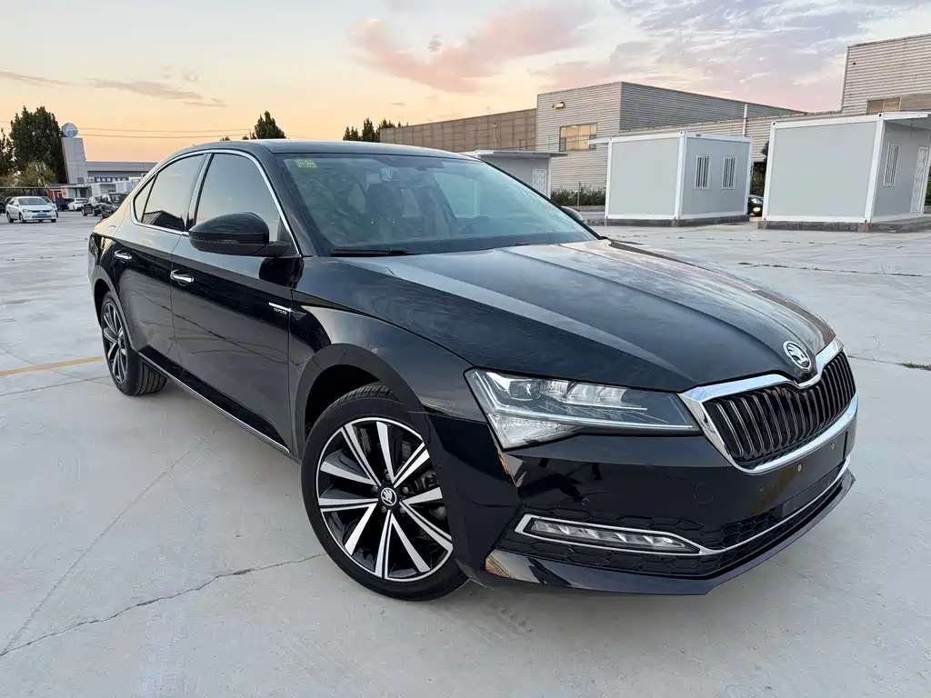 Skoda Superb — фото 3