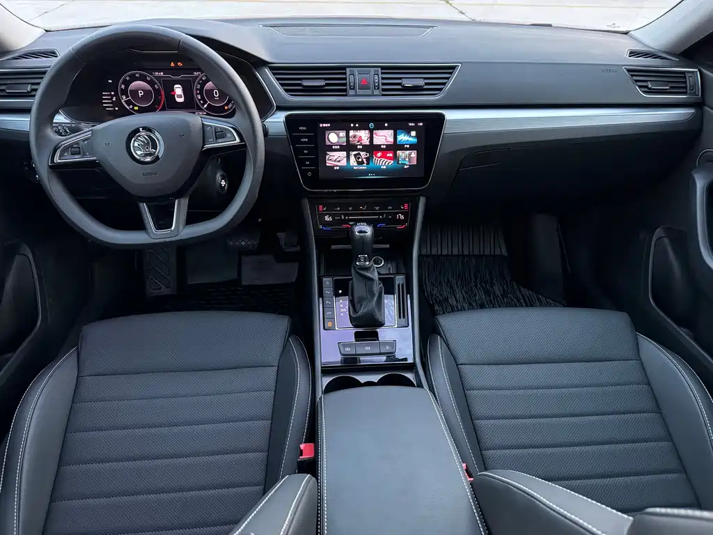 Skoda Superb — фото 10