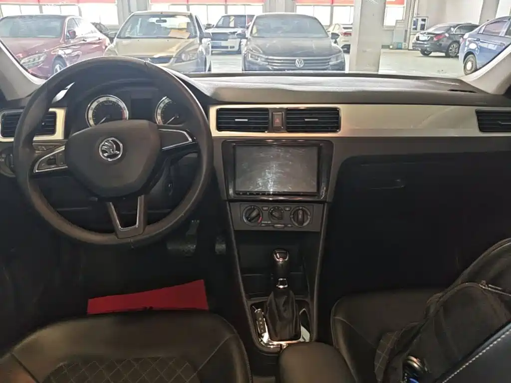 Skoda Rapid — фото 10