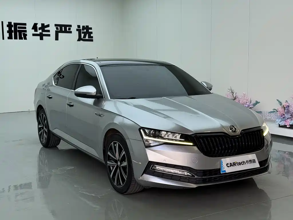 Skoda Superb — фото 3