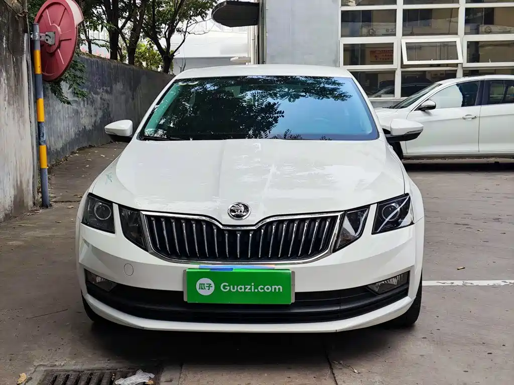 Skoda Octavia — фото 3