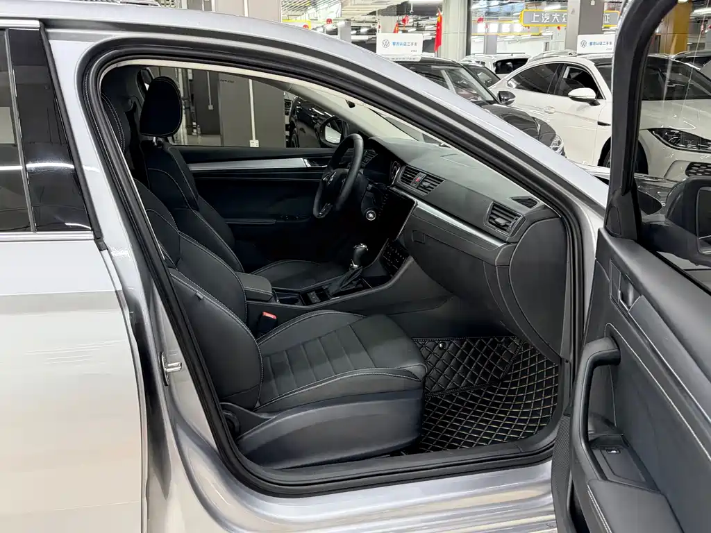 Skoda Superb — фото 13