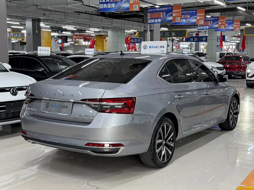 Skoda Superb — фото 4
