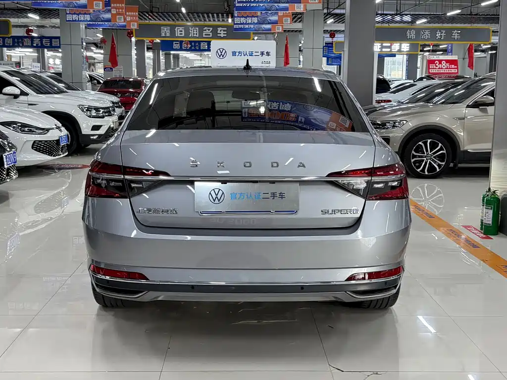 Skoda Superb — фото 8