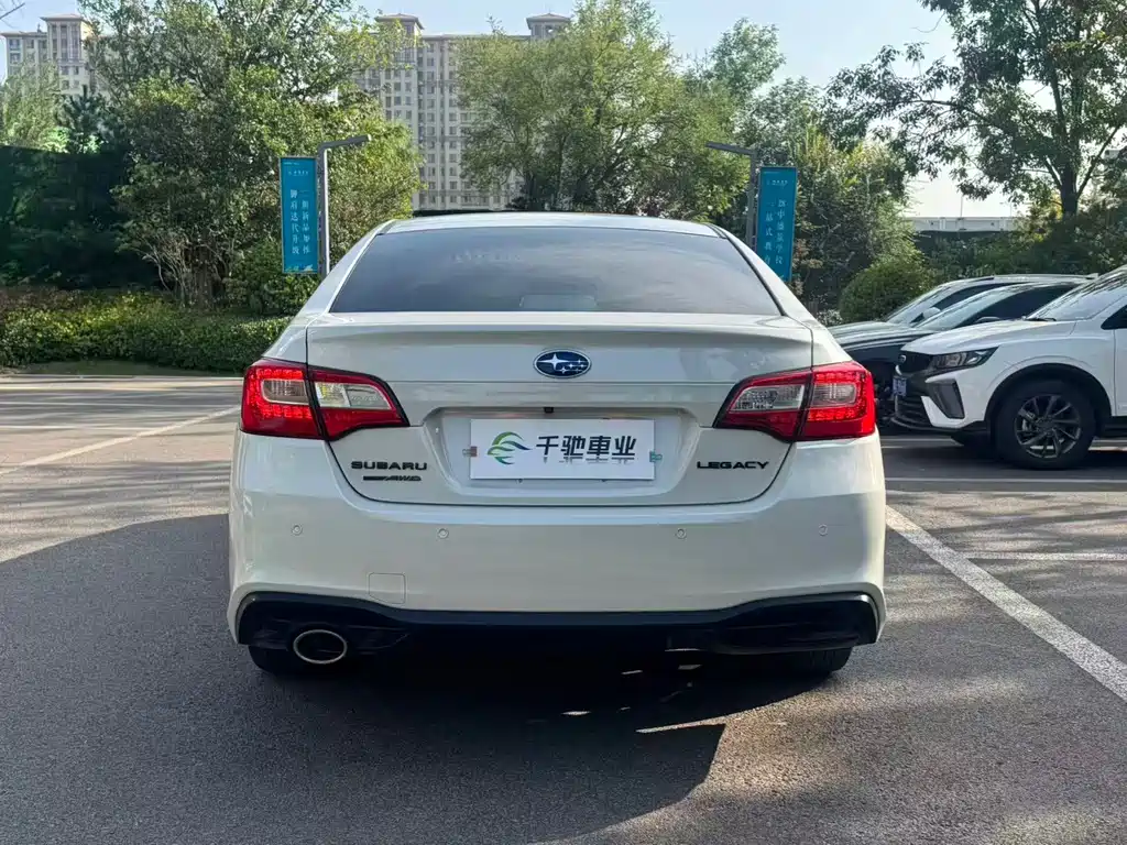 Subaru Legacy — фото 17