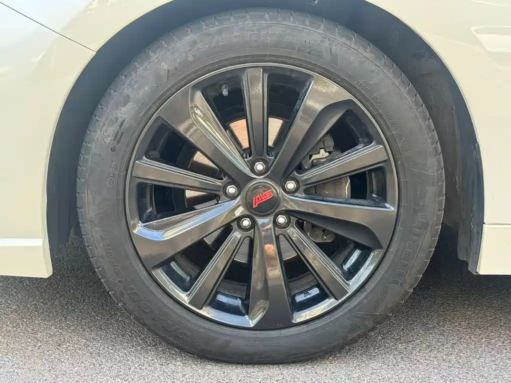 Subaru Legacy — фото 20