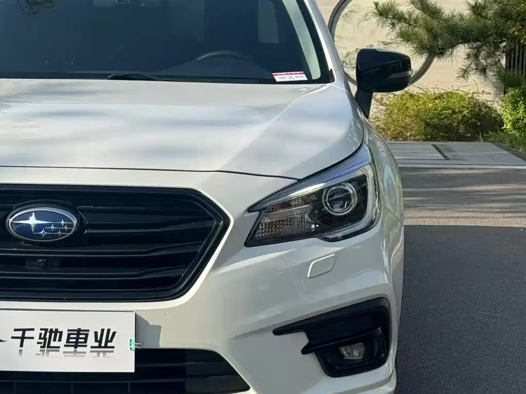 Subaru Legacy — фото 3