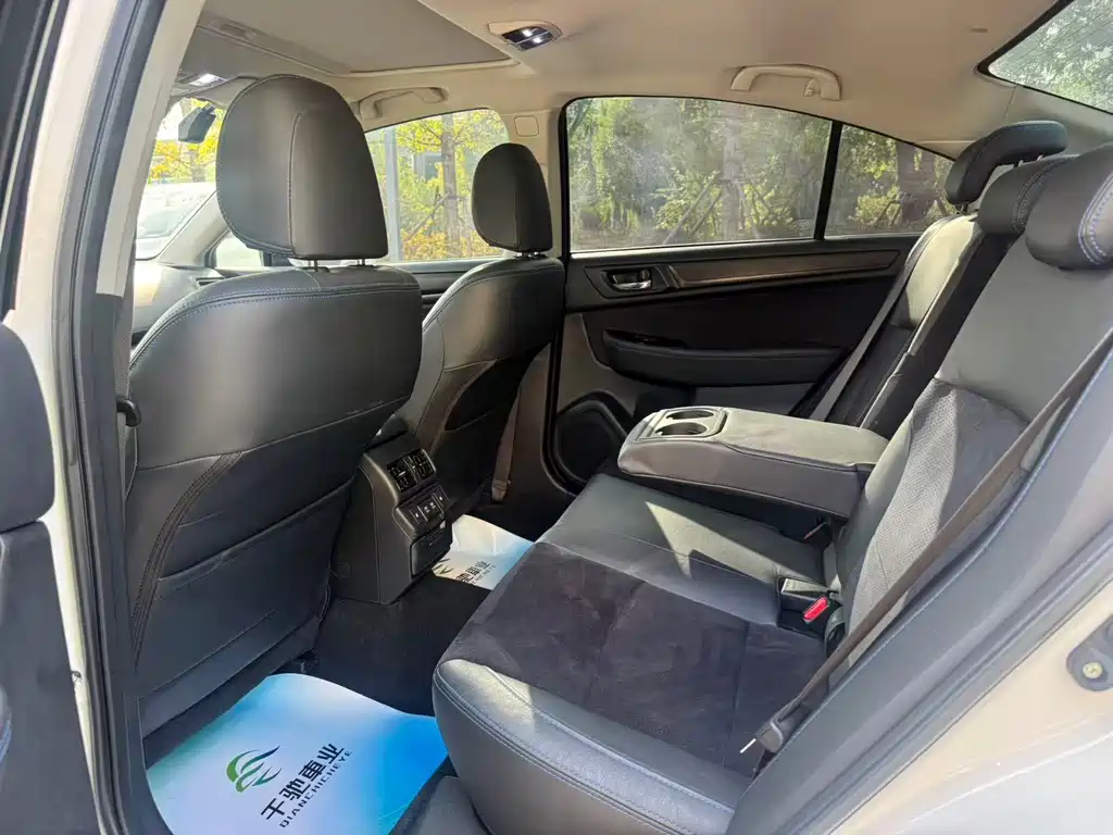 Subaru Legacy — фото 7