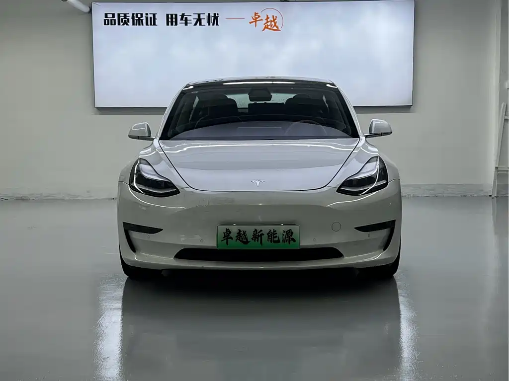 Tesla Model 3 — фото 2