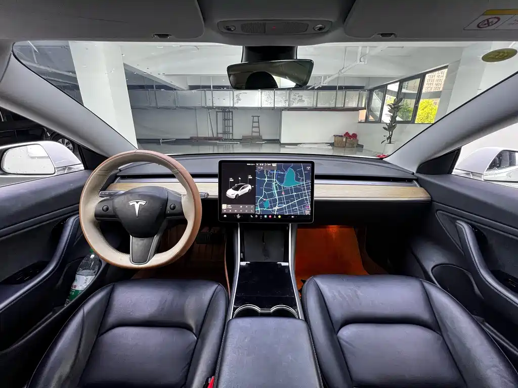 Tesla Model 3 — фото 6