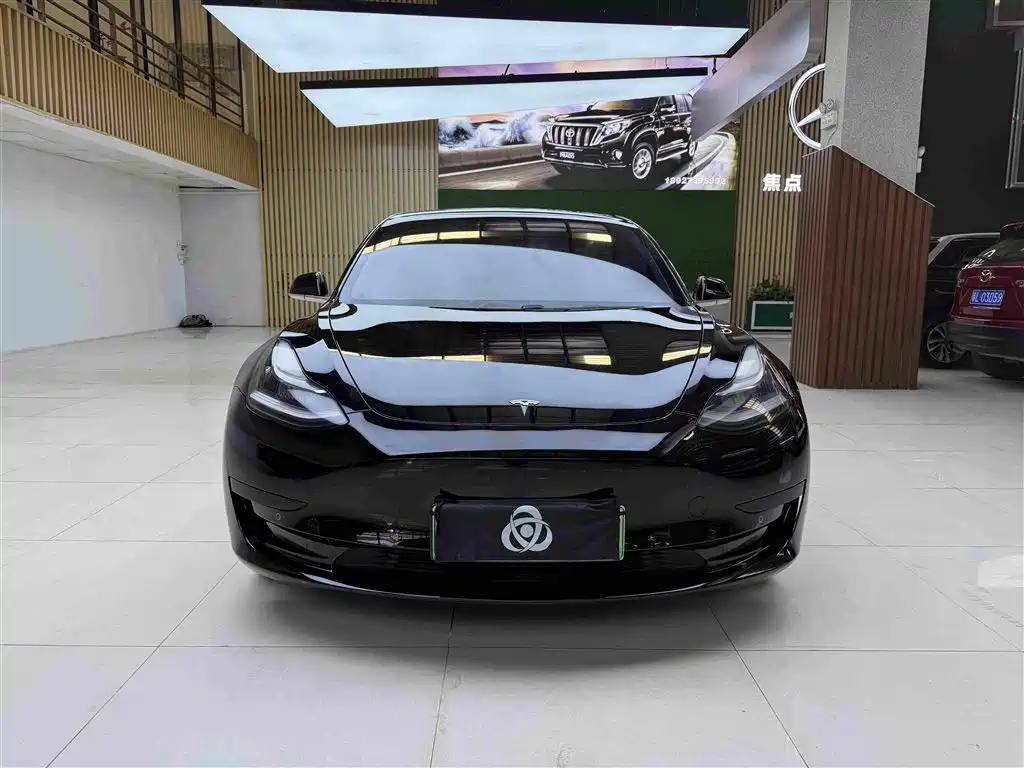 Tesla Model 3 — фото 2
