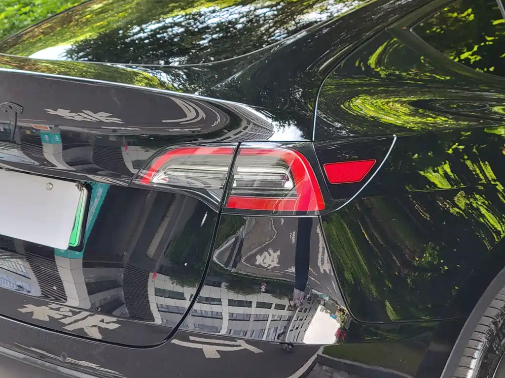 Tesla Model Y — фото 17