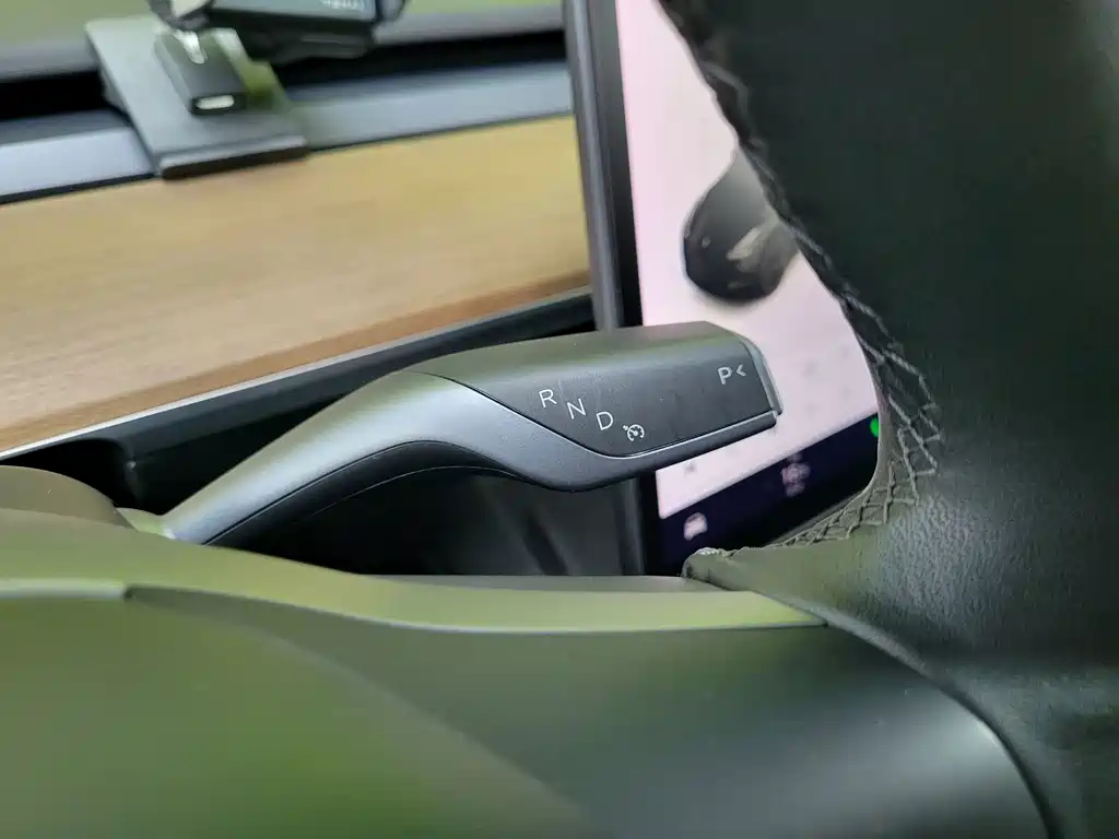 Tesla Model Y — фото 23