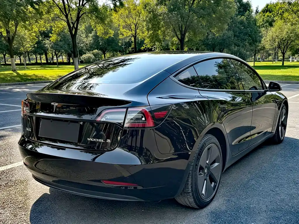 Tesla Model 3 — фото 6
