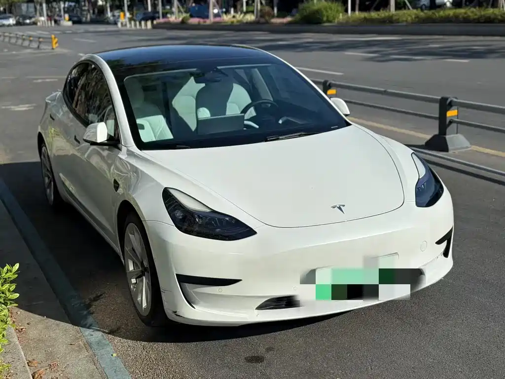 Tesla Model 3 — фото 3