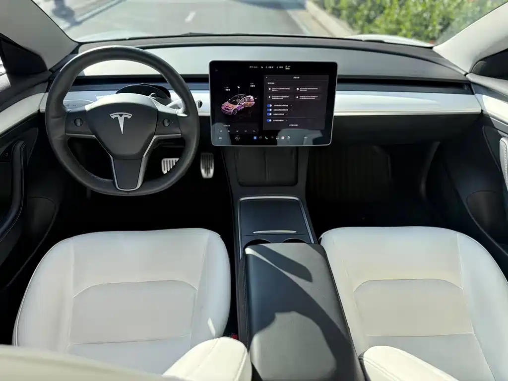 Tesla Model 3 — фото 4