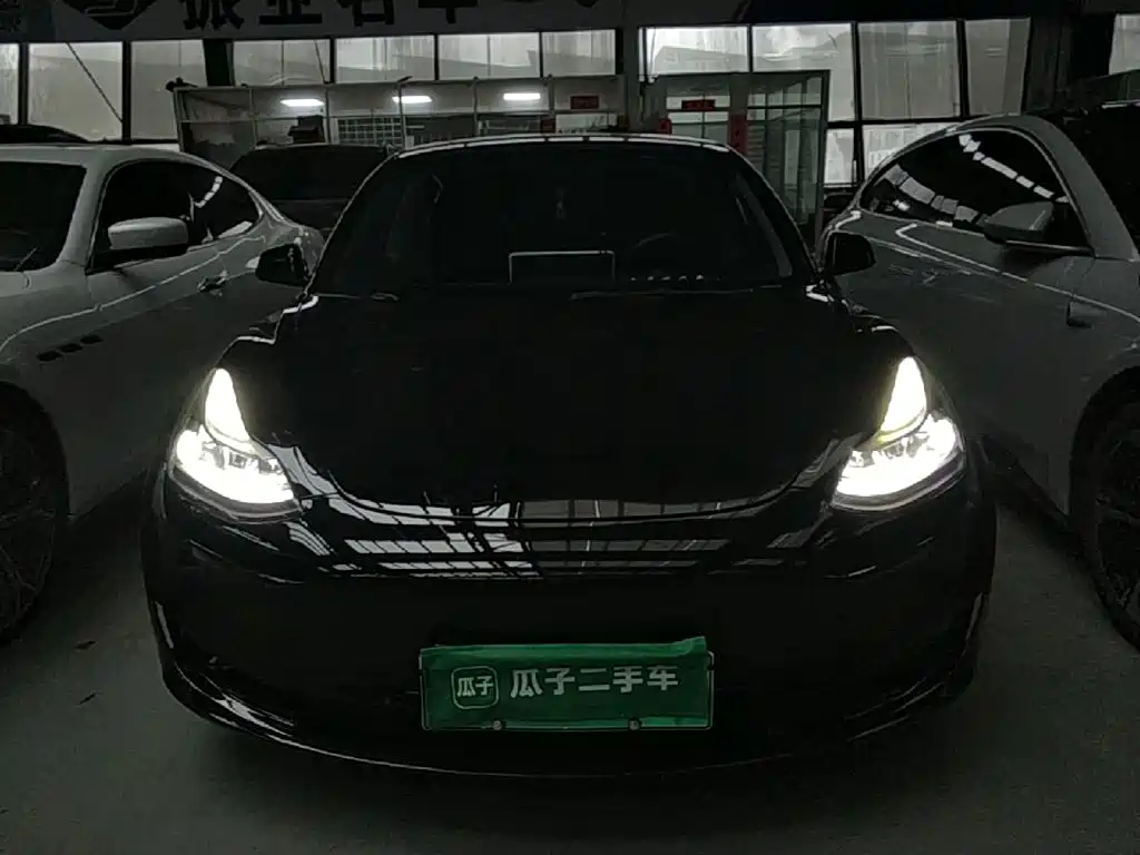 Tesla Model 3 — фото 3