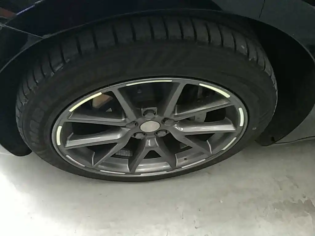 Tesla Model 3 — фото 23
