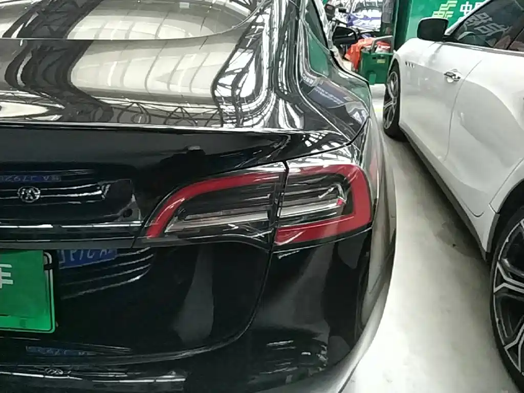 Tesla Model 3 — фото 8