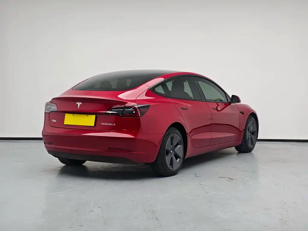 Tesla Model 3 — фото 4