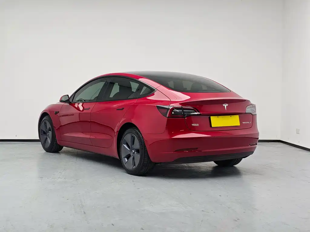 Tesla Model 3 — фото 5