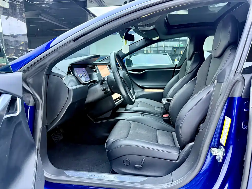 Tesla Model S — фото 4