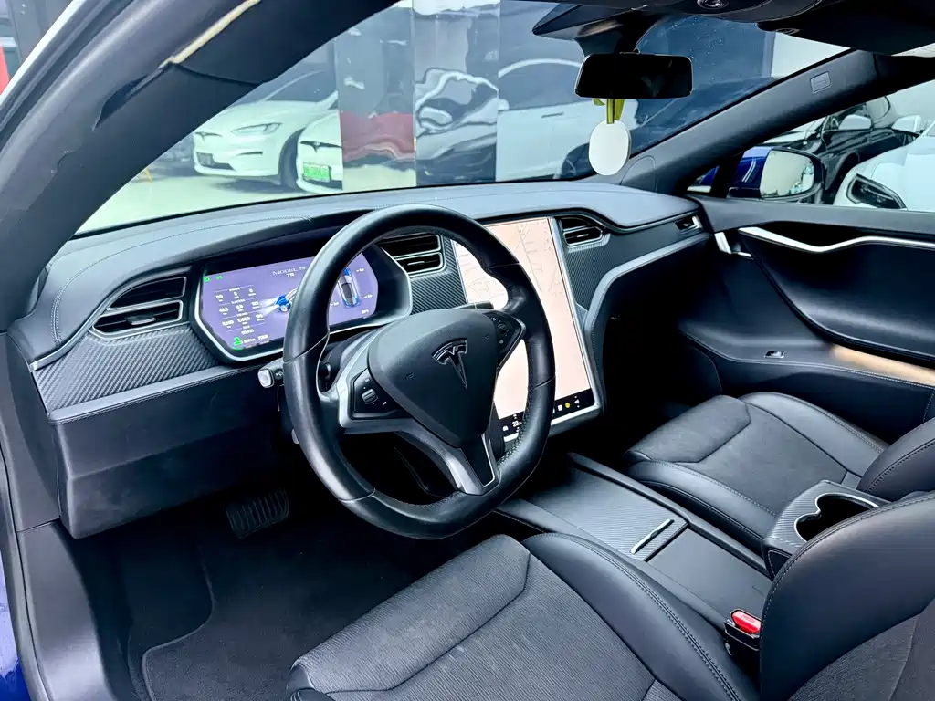 Tesla Model S — фото 5