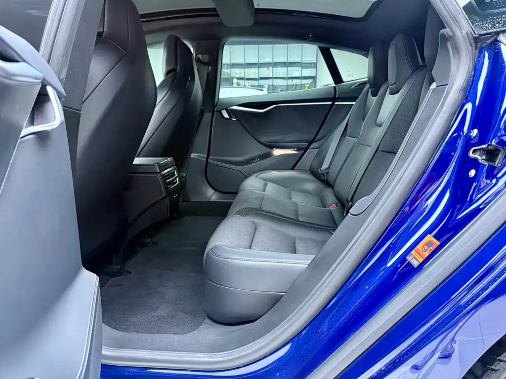 Tesla Model S — фото 6