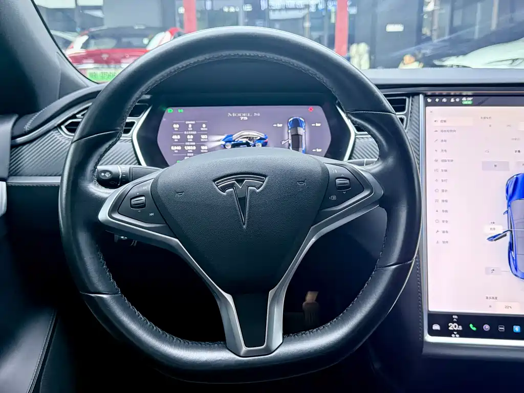 Tesla Model S — фото 8
