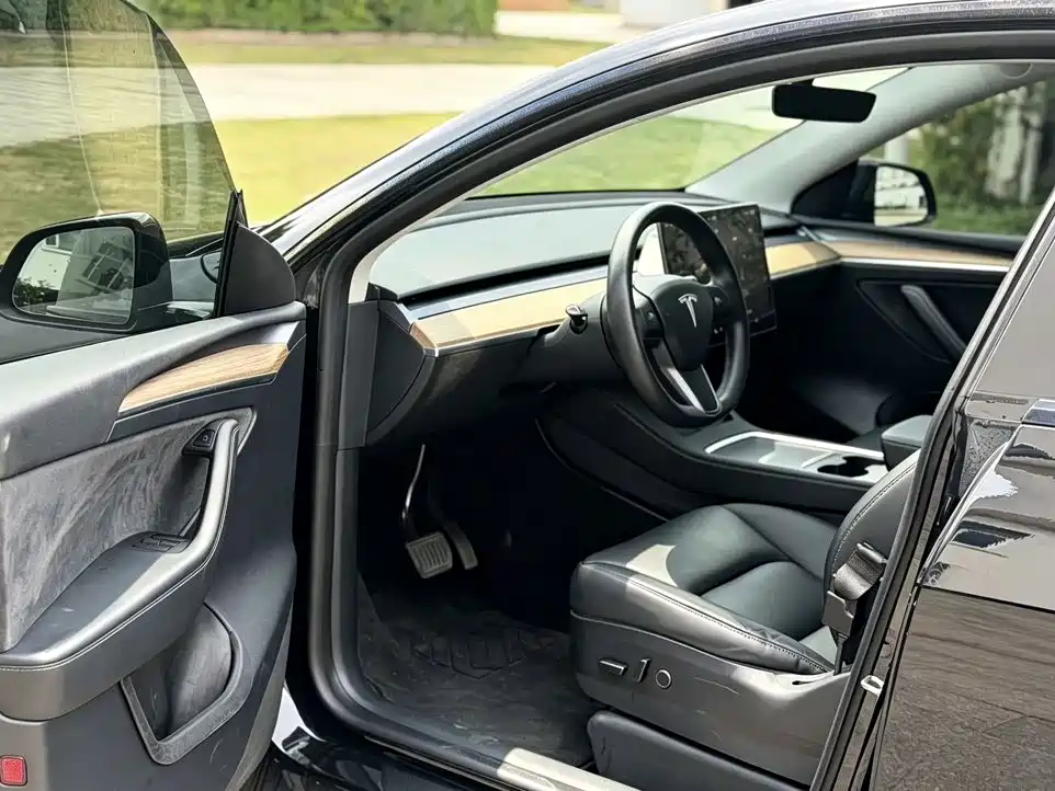 Tesla Model Y — фото 4