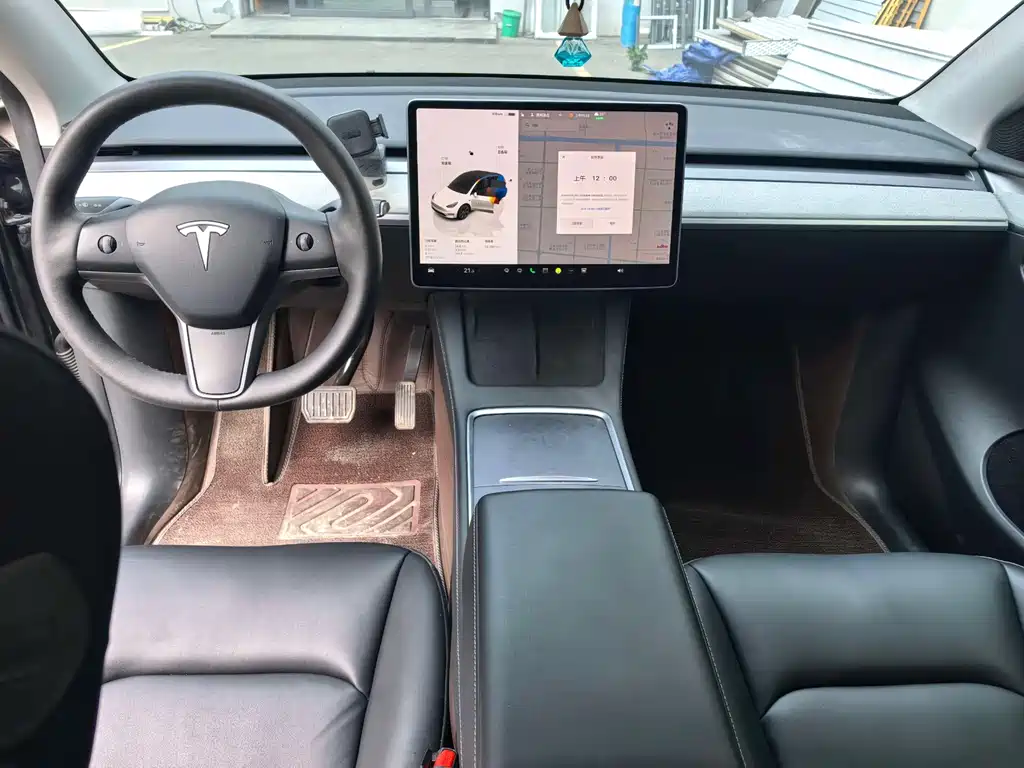 Tesla Model Y — фото 6