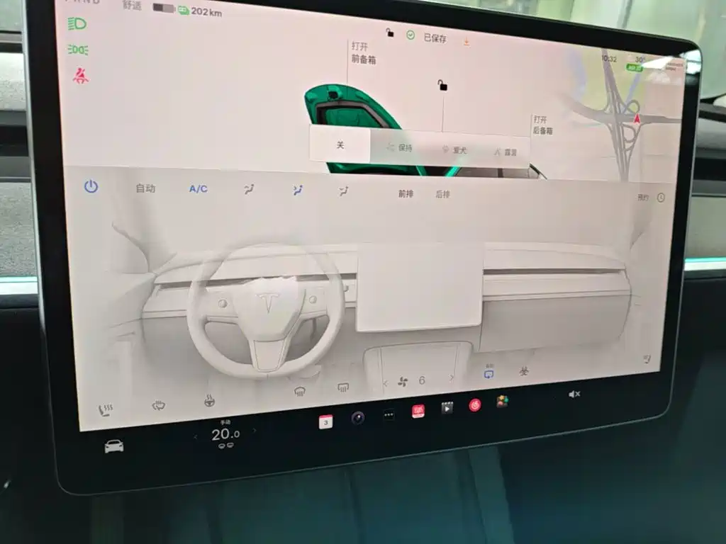 Tesla Model Y — фото 13
